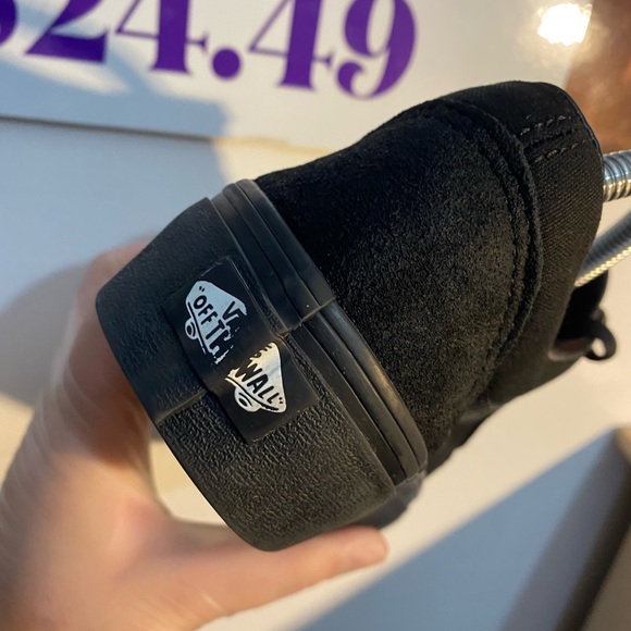 All black vans. Thick soles. Size 7.5 men’s 9 women’s barely worn. Authentic! - Picture 7 of 12